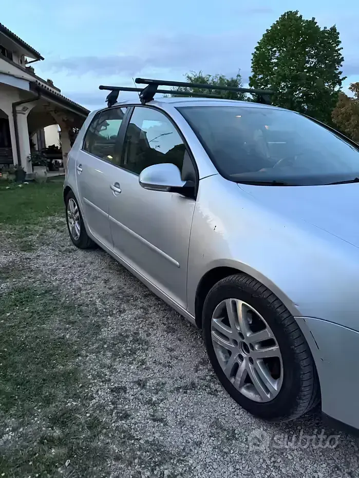 Usado VW Golf IV Comfortline 102 CV (75 kW) 2006 Gris Berlina