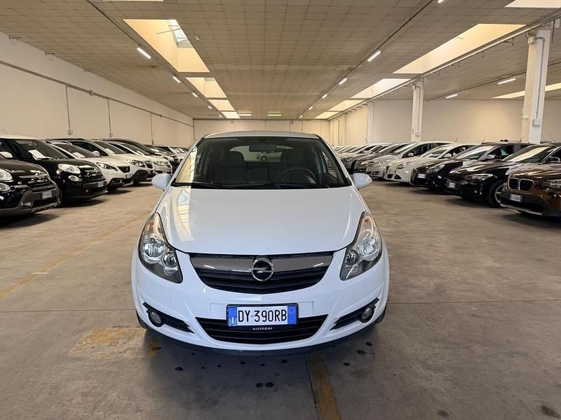 Usata Opel Corsa Sport 75 CV (55 kW) 2009 Bianco Utilitaria