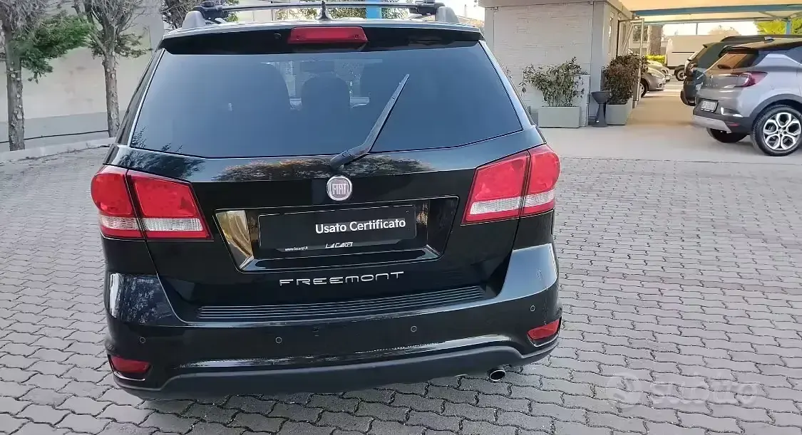 Usata Fiat Freemont Lounge 170 CV (125 kW) 2011 Nero SUV