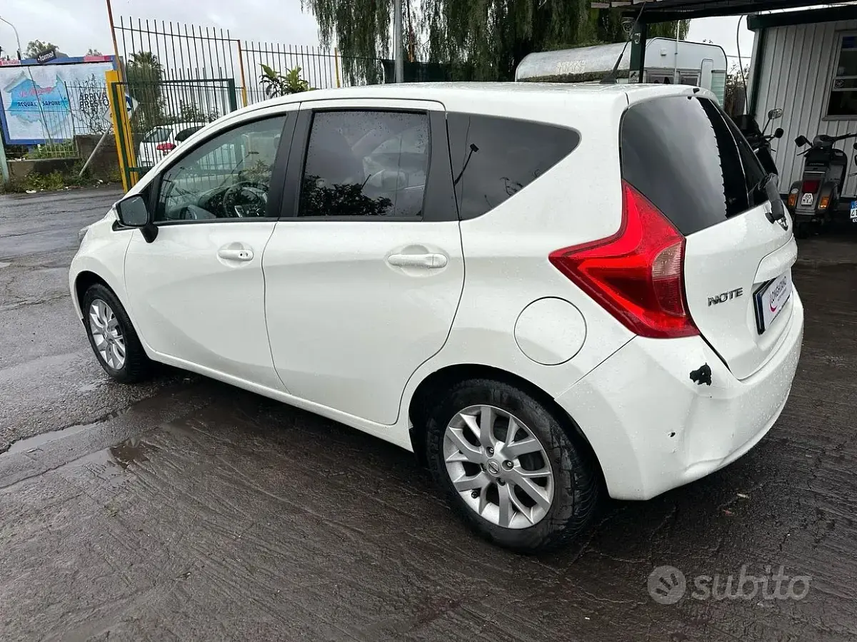 Używany Nissan Note 80 KM (58 kW) 2014 Biały Hatchback