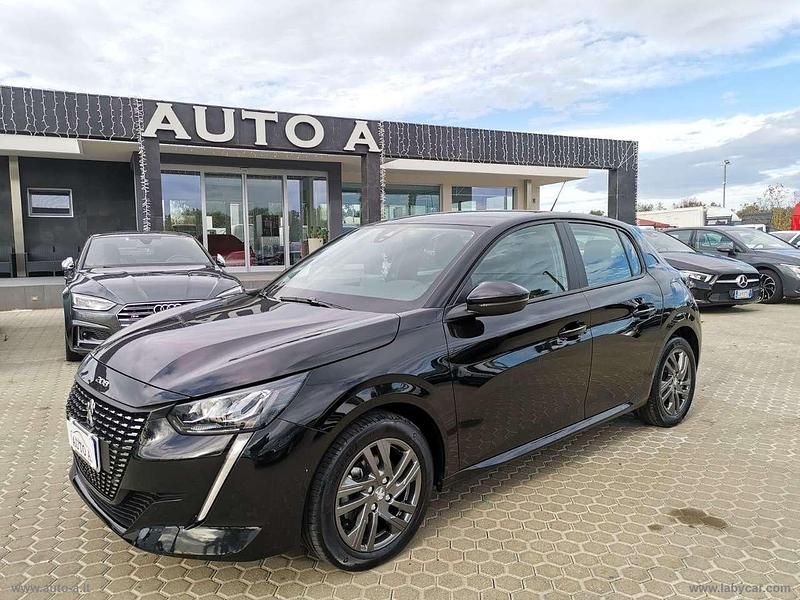 Nero Usata 2022 Peugeot 208 Allure Due volumi | 14.800 € (Buon prezzo) - Immagine 1/4