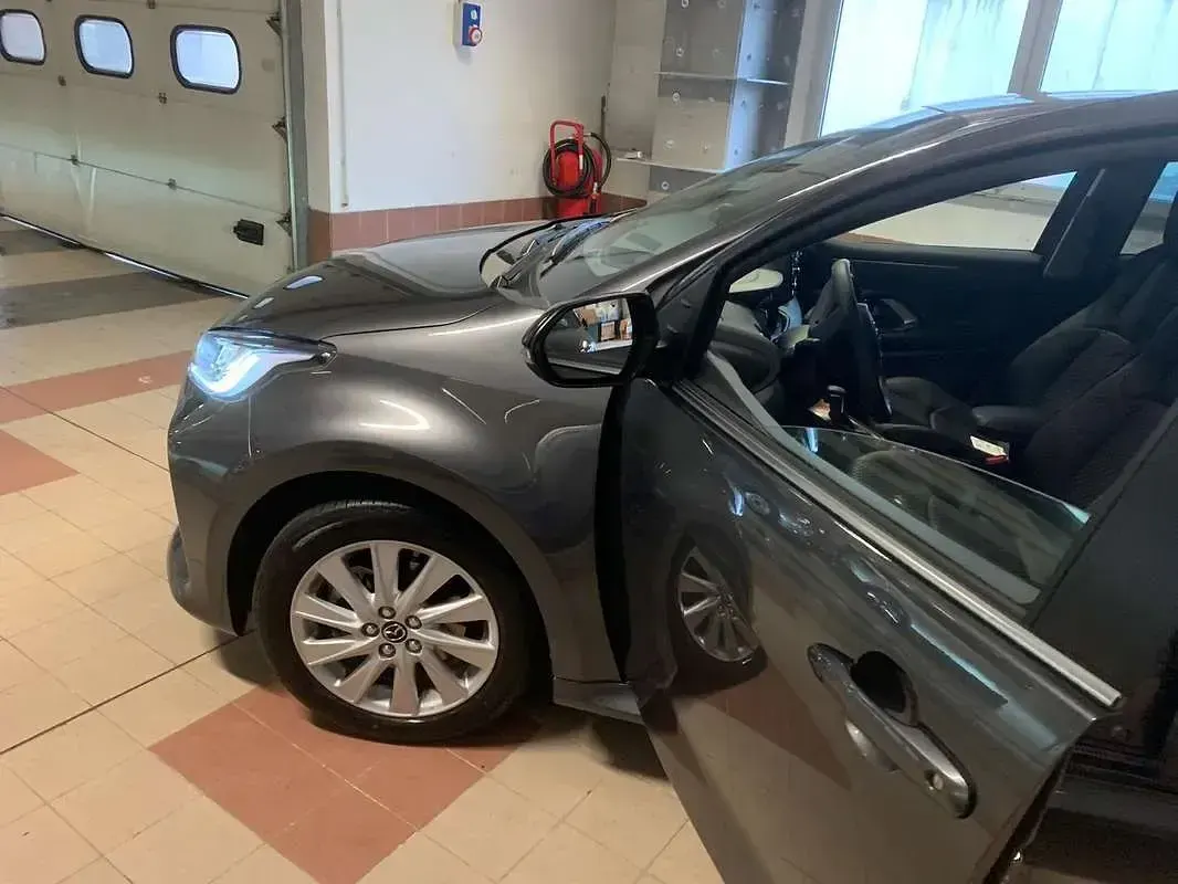 Usata Mazda 2 116 CV (85 kW) 2022 Grigio Utilitaria