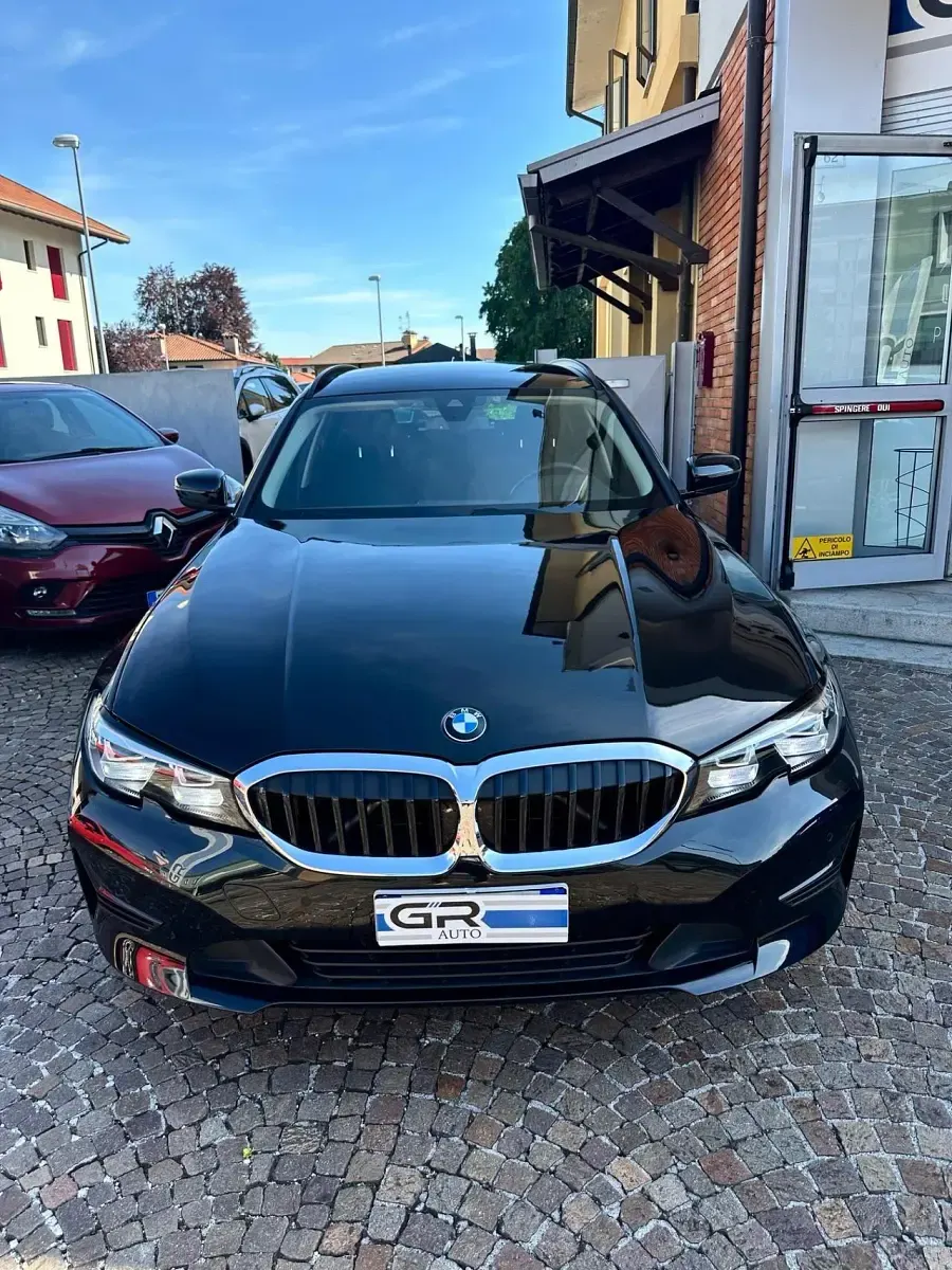 Usata BMW 320 Efficient Dynamics 190 CV (139 kW) 2022 Nero Station wagon