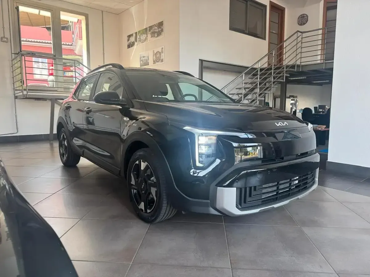 Nuova Kia Stonic Urban 77 CV (56 kW) 2026 Nero SUV