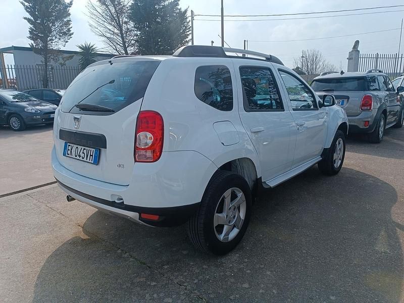 Usata Dacia Duster Lauréate 110 CV (80 kW) 2012 Bianco SUV