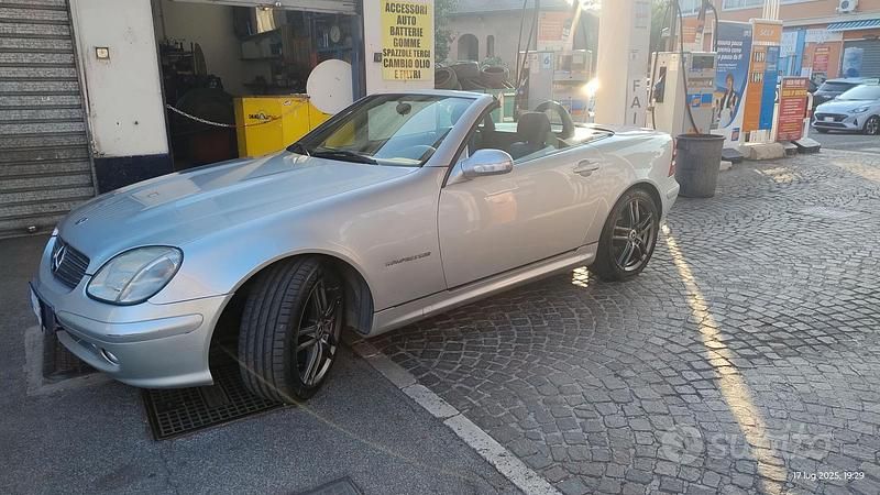 Usata Mercedes SLK200 163 CV (119 kW) 2001 Grigio Cabrio