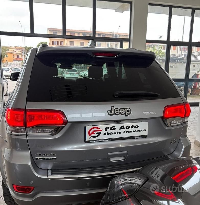 Usata Jeep Grand Cherokee Overland 250 CV (183 kW) 2015 Grigio SUV