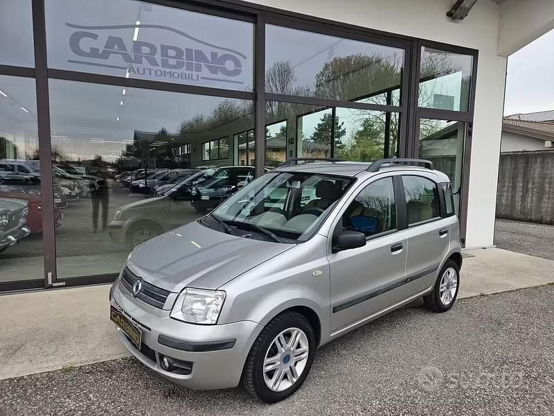 Usata Fiat Panda Emotion 59 CV (43 kW) 2004 Grigio Utilitaria