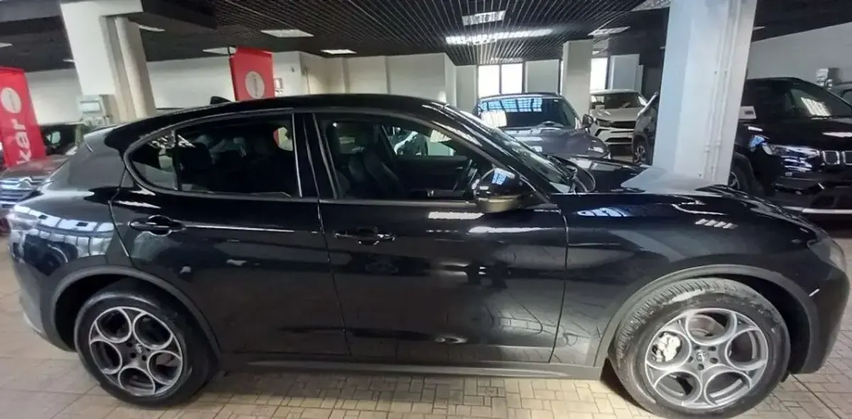Usata Alfa Romeo Stelvio Sprint 160 CV (117 kW) 2023 Nero SUV