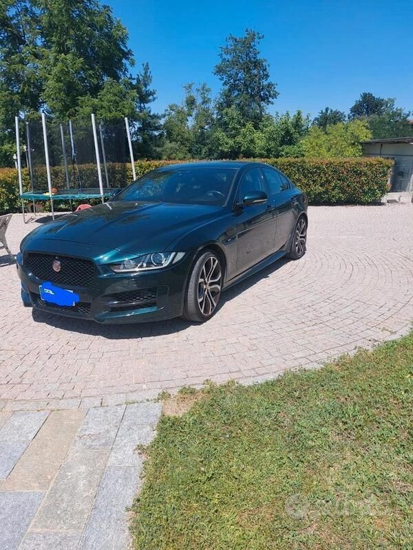 Verde Usata 2016 Jaguar XE Tre volumi | 11.500 € (Buon prezzo) - Immagine 1/4