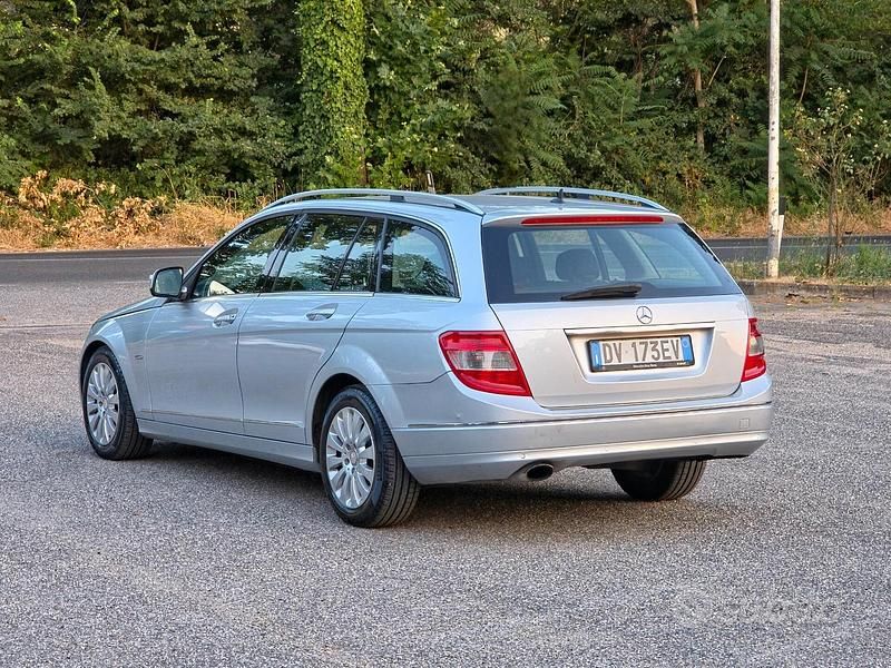 Usata Mercedes C220 Avantgarde 170 CV (125 kW) 2008 Argento Berlina