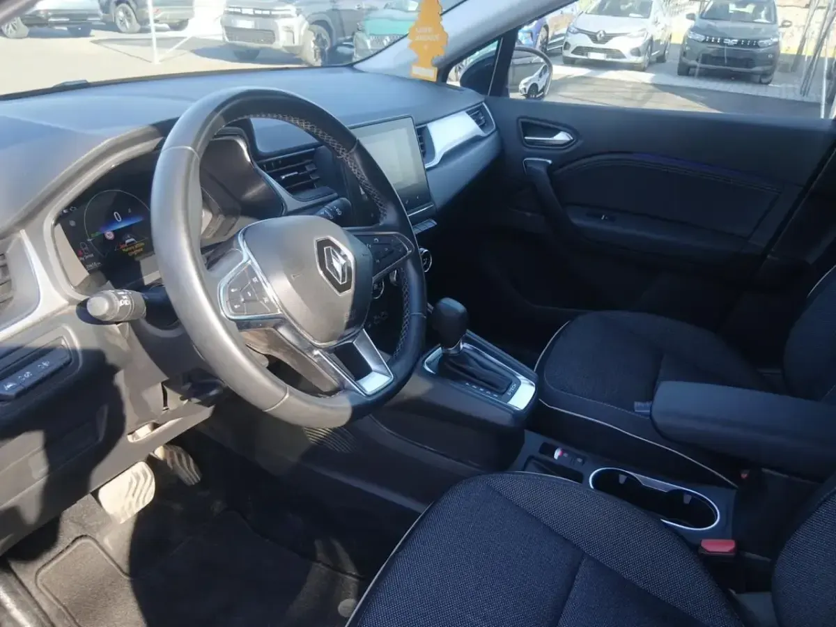 Usata Renault Captur Techno 145 CV (106 kW) 2023 Grigio SUV
