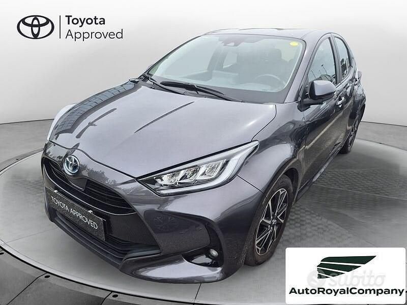 Usata Toyota Yaris Hybrid Trend 116 CV (85 kW) 2022 Other Berlina
