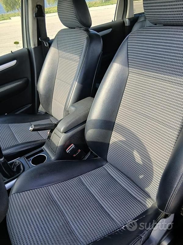 Käytetty Mercedes B200 140 HP (102 kW) 2006 Tila-auto