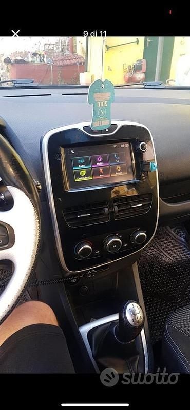 Second-hand Renault Clio IV 75 CP (55 kW) 2016 Negru Berlinǎ