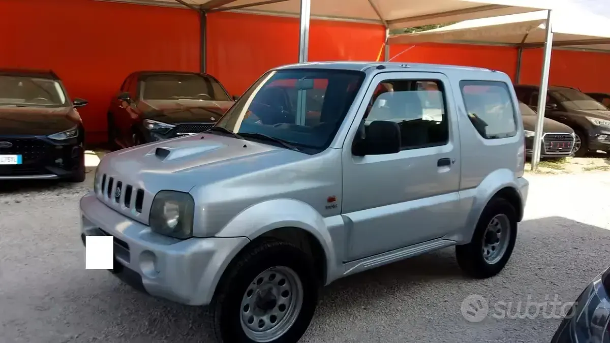 Usata Suzuki Jimny 65 CV (47 kW) 2004 Grigio SUV