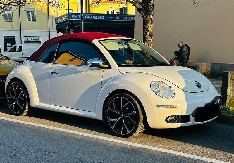 Usata VW New Beetle Cabriolet Edition 105 CV (77 kW) 2010 Bianco Cabrio