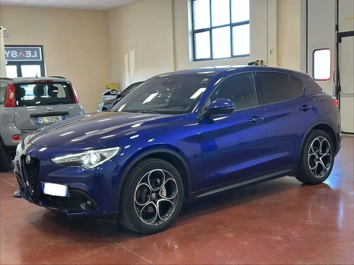 Usata Alfa Romeo Stelvio Sprint 190 CV (139 kW) 2022 Blu/azzurro SUV
