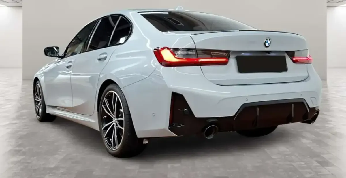 Usata BMW 330 M Sport 245 CV (180 kW) 2023 Grigio Berlina