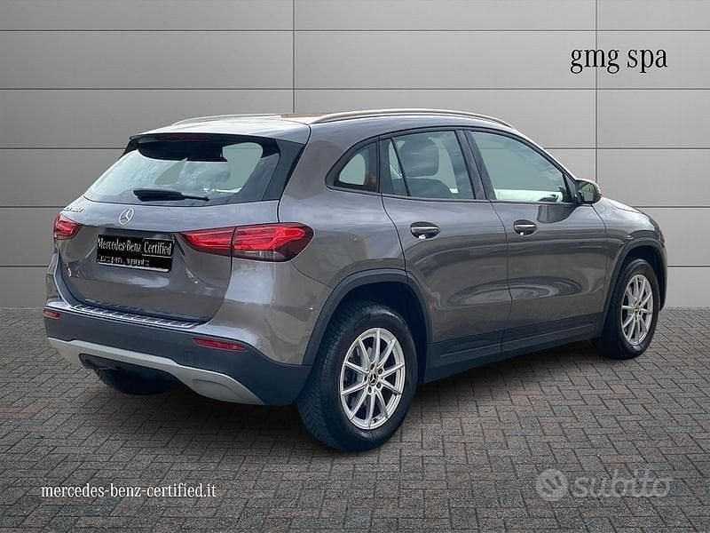 Usata Mercedes GLA180 Business 116 CV (85 kW) 2021 Grigio SUV