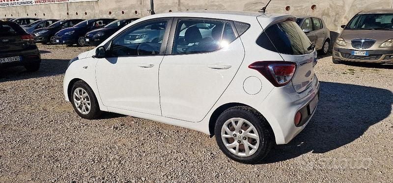 Usata Hyundai i10 67 CV (49 kW) 2018 Bianco Utilitaria