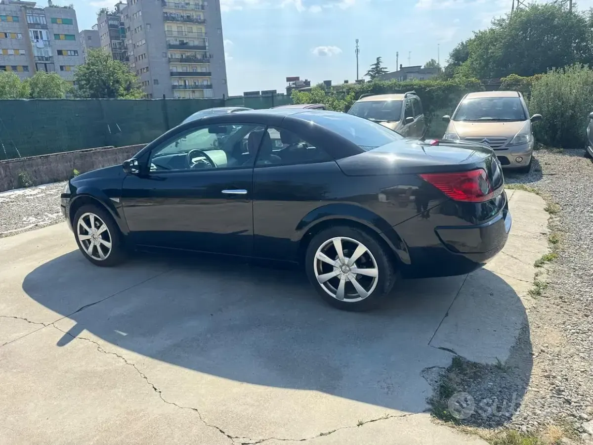 Usata Renault Mégane Cabriolet Dynamique 131 CV (96 kW) 2006 Nero Cabrio