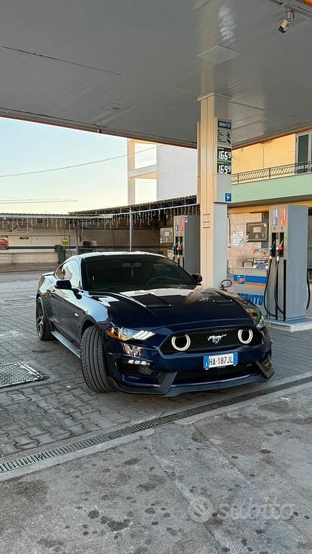 Usata Ford Mustang 317 CV (233 kW) 2018 Blu Coupé