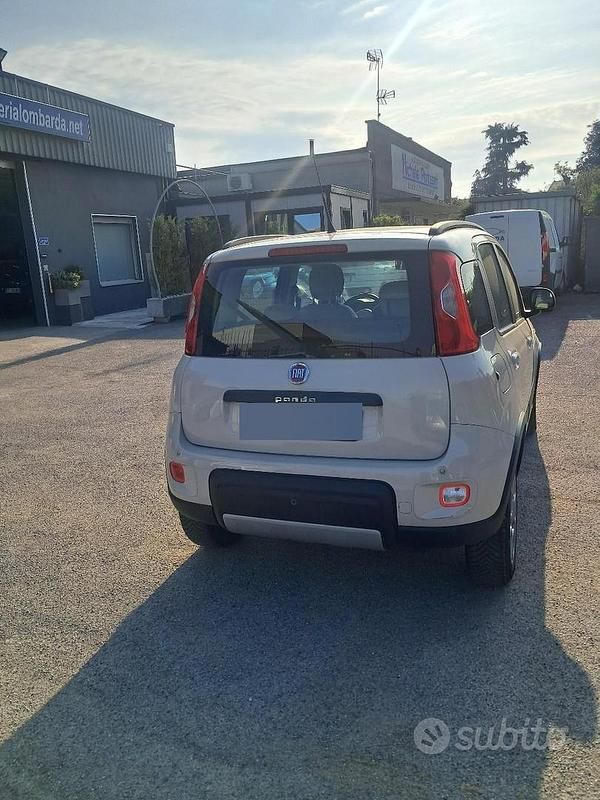 Begagnad Fiat Panda Trekking 85 HK (62 kW) 2015 Halvkombi