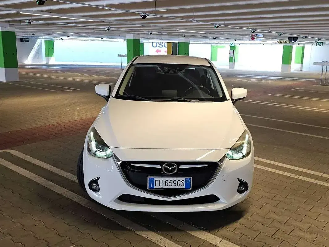 Usata Mazda 2 Exceed 90 CV (66 kW) 2017 Bianco Utilitaria