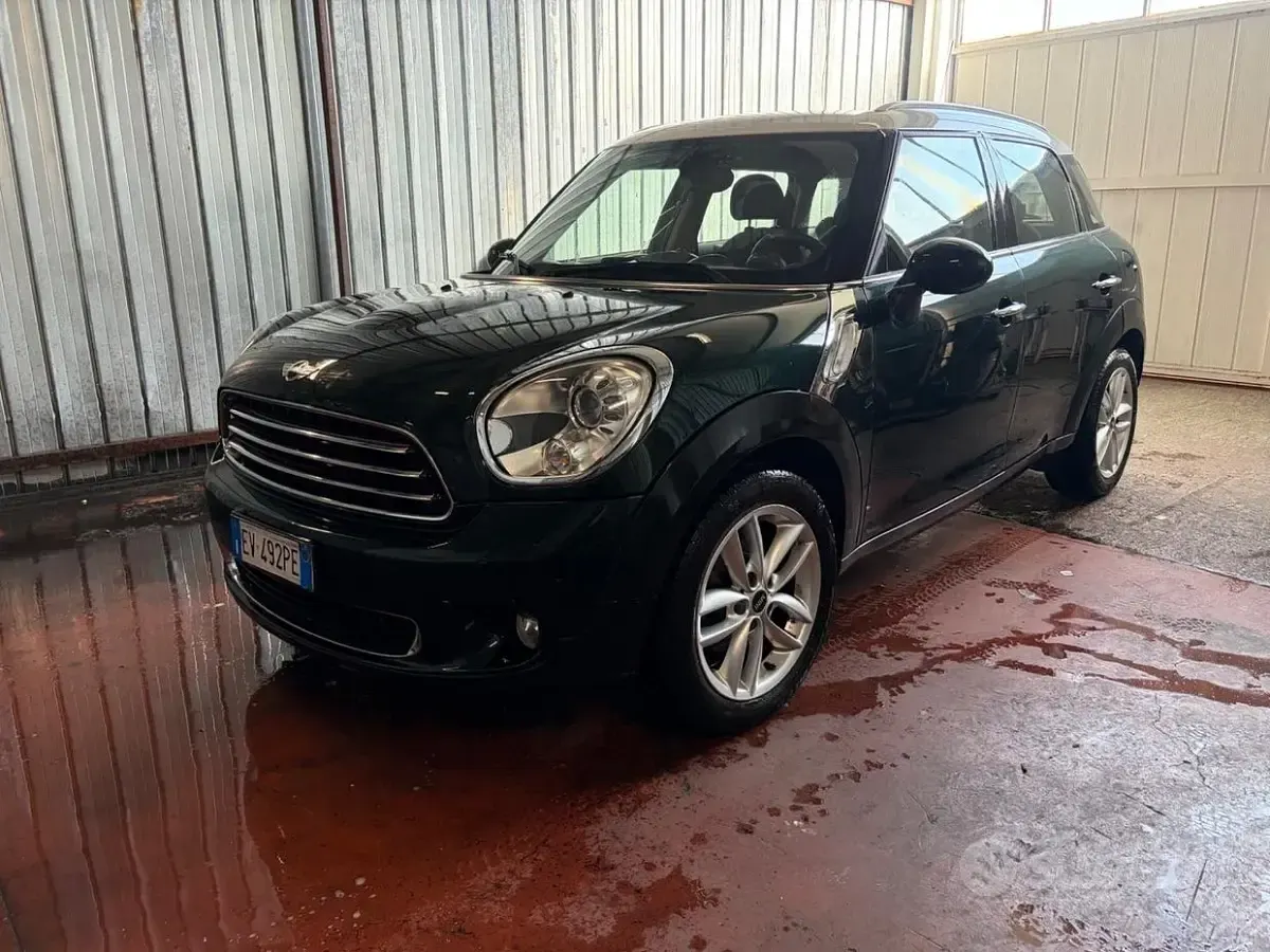 Usata Mini Cooper D Countryman Business 111 CV (81 kW) 2015 Verde SUV