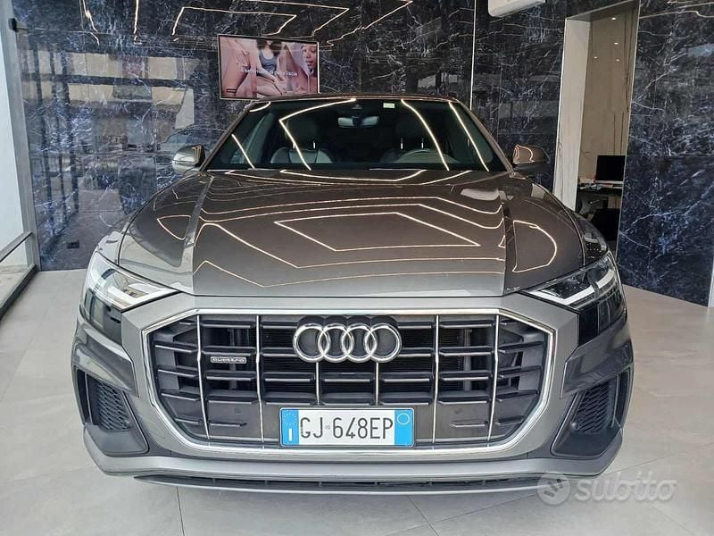 Usata Audi Q8 Business 286 CV (210 kW) 2021 Grigio scuro SUV