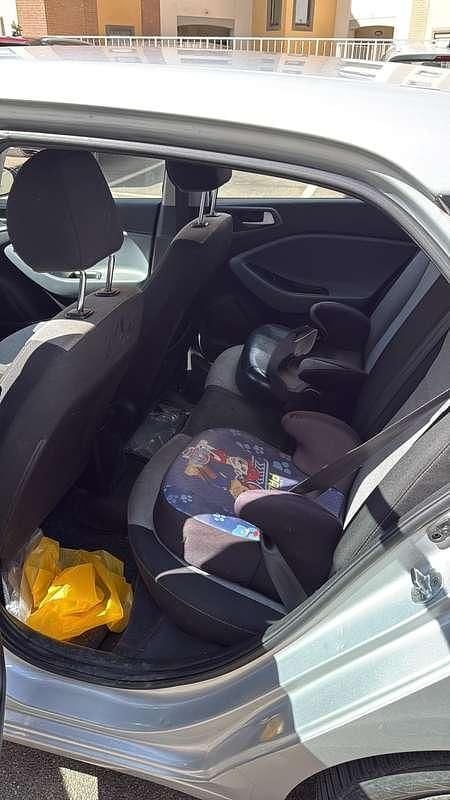 Usata Hyundai i20 Style 75 CV (55 kW) 2015 Argento Utilitaria