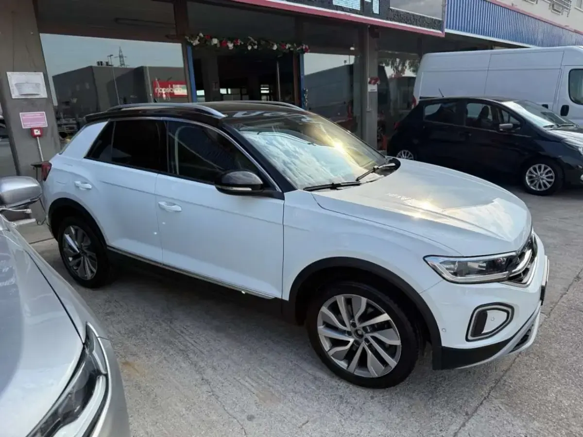 Usata VW T-Roc Style 150 CV (110 kW) 2023 Bianco SUV