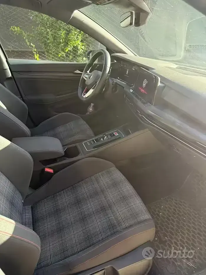 Usata VW Golf VIII GTI 245 CV (180 kW) 2021 Nero Utilitaria
