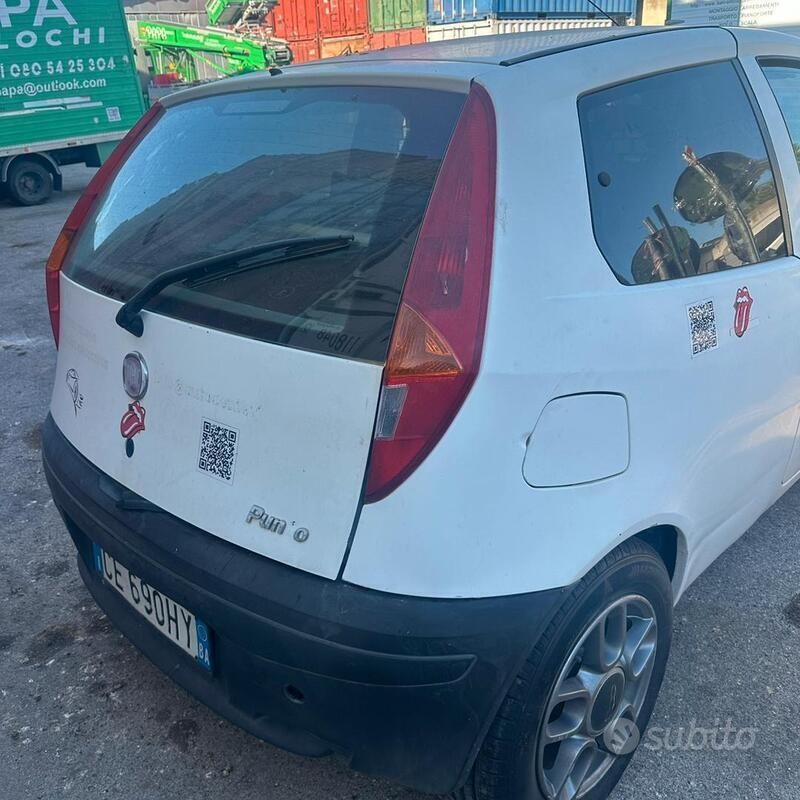 Usata Fiat Punto 86 CV (63 kW) 2008 Utilitaria