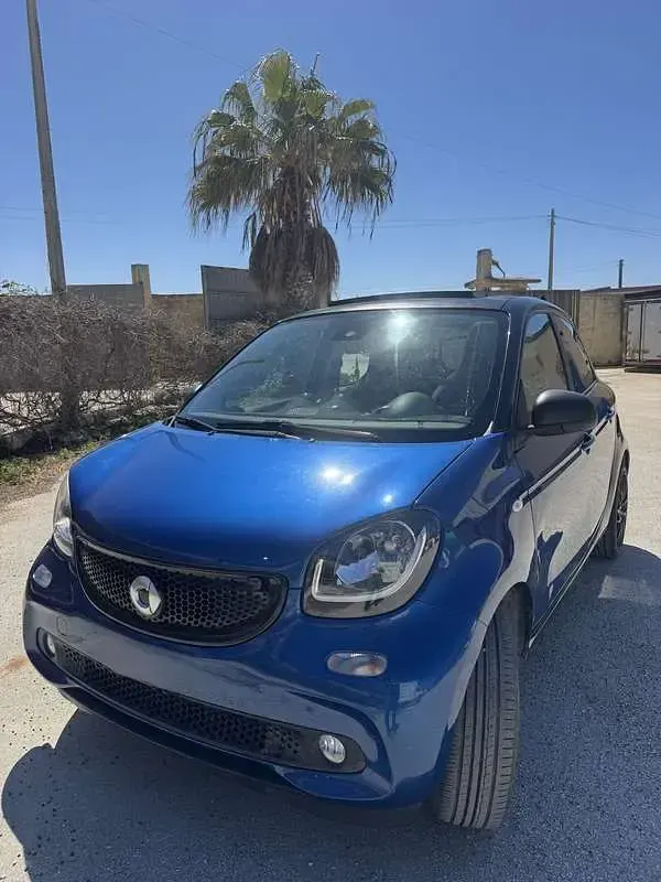 Usata Smart ForFour Passion 67 CV (49 kW) 2019 Blu/azzurro Utilitaria