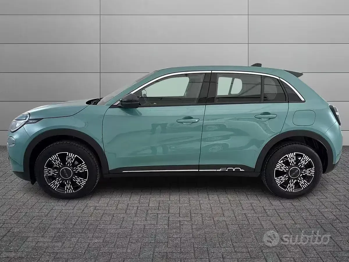 Usata Fiat 600 136 CV (100 kW) 2025 Bluazzurro SUV