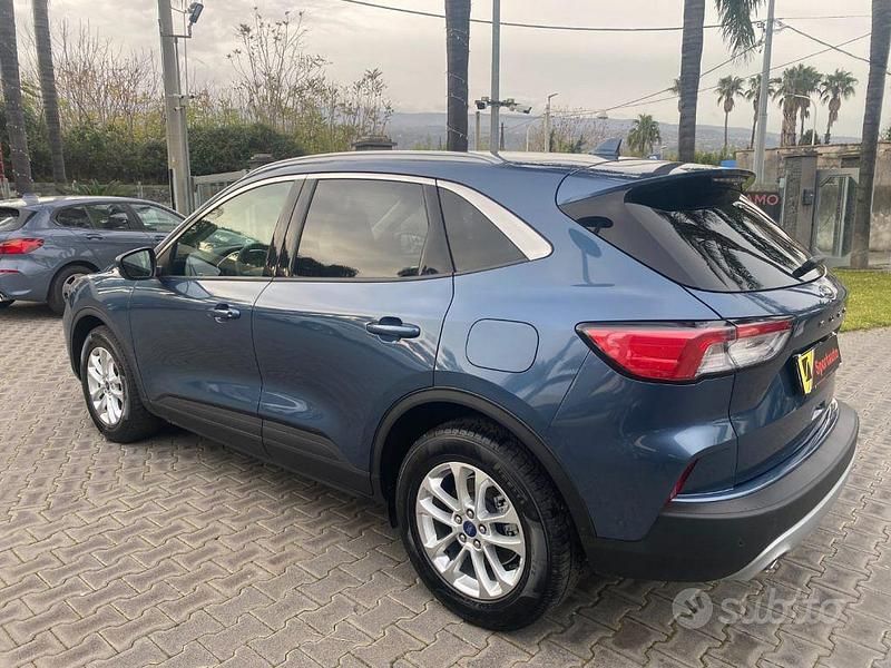 Usata Ford Kuga Titanium 120 CV (88 kW) 2022 Blu SUV