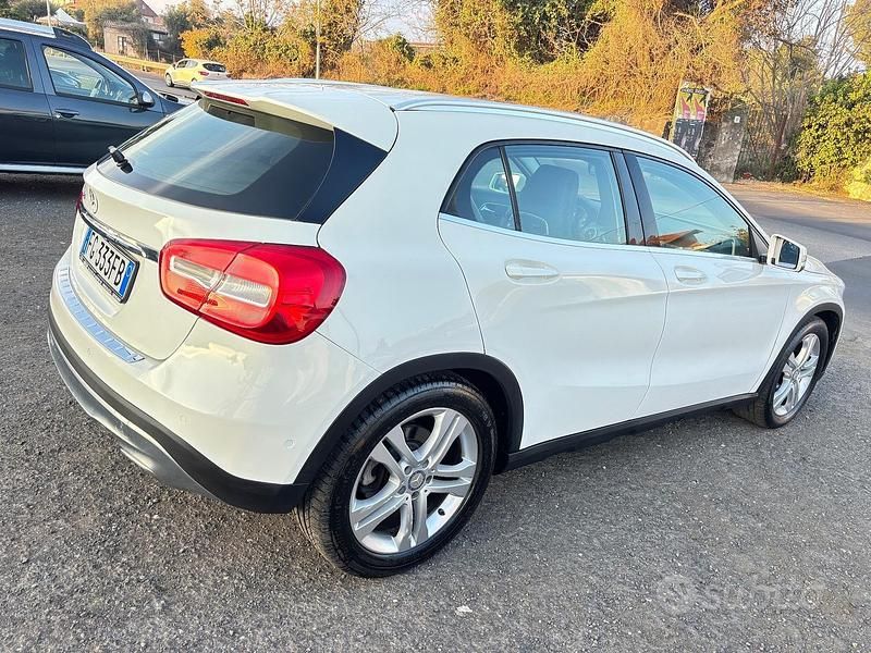 Usata Mercedes GLA180 Premium 110 CV (80 kW) 2016 Bianco SUV
