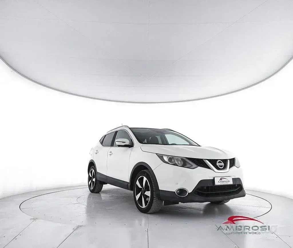Usata Nissan Qashqai Tekna 110 CV (80 kW) 2016 Bianco SUV