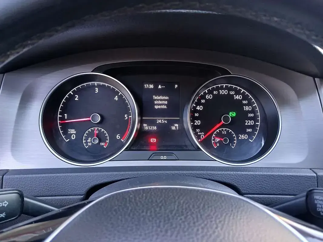 Usata VW Golf VII Highline 110 CV (80 kW) 2015 Grigio Berlina