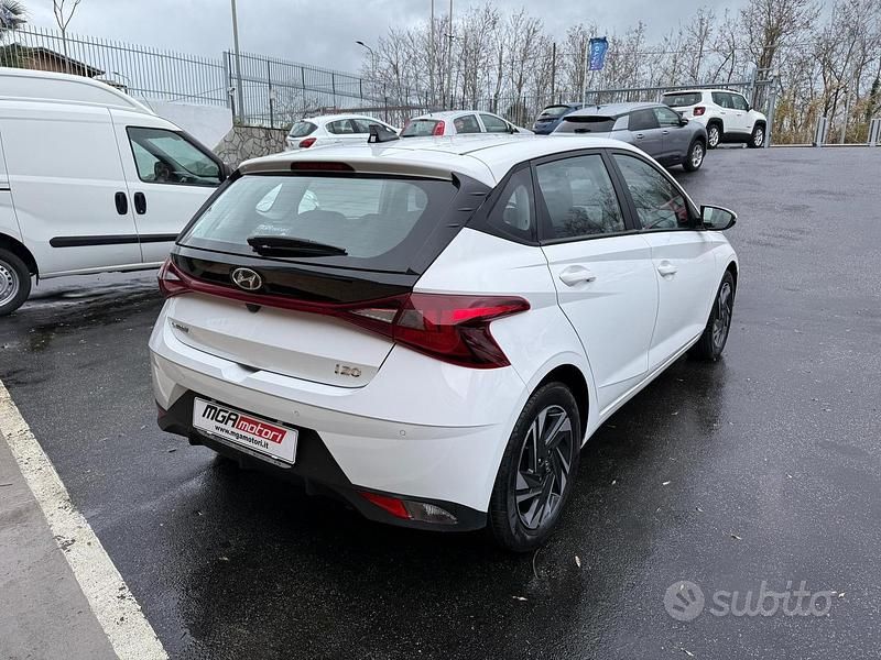 Usata Hyundai i20 84 CV (61 kW) 2023 Bianco Utilitaria