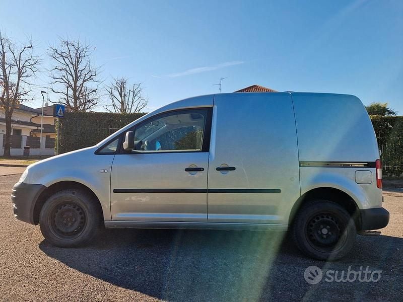Usata VW Caddy 109 CV (80 kW) 2007 Grigio Monovolume