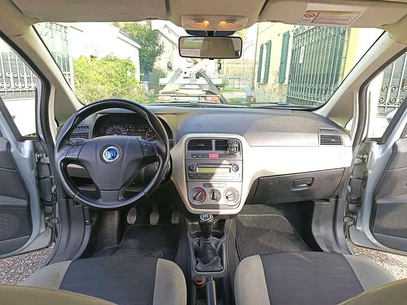 Usata Fiat Grande Punto Dynamic 75 CV (55 kW) 2007 Argento Utilitaria