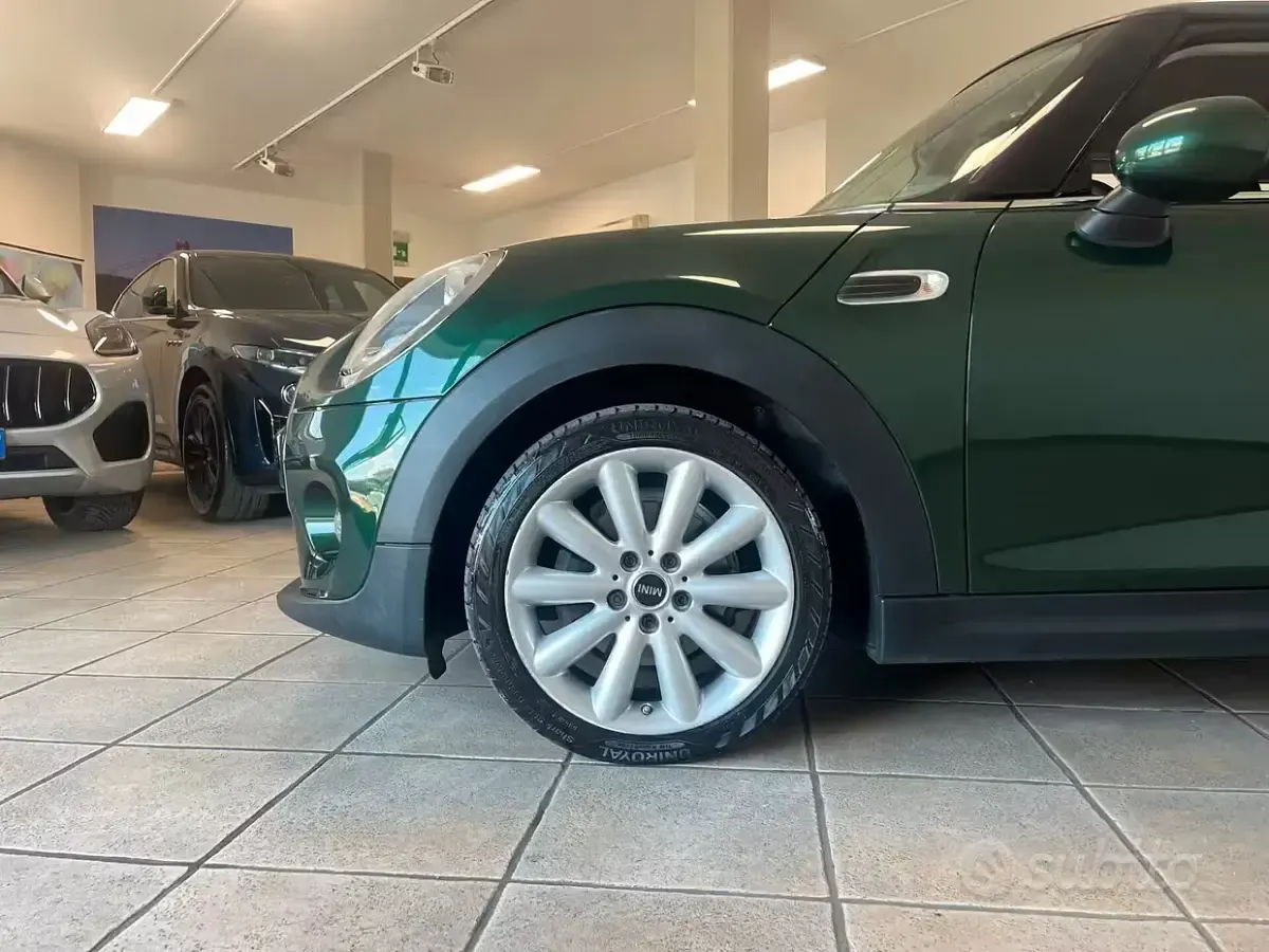 Usata Mini Cooper D Hype 116 CV (85 kW) 2016 Verde Utilitaria