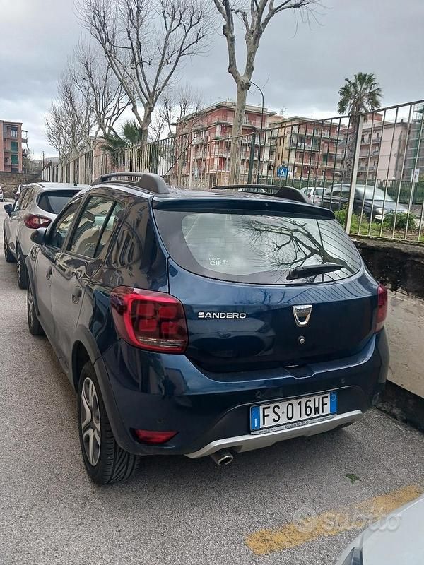 Usata Dacia Sandero Stepway 95 CV (69 kW) 2019 Blu Berlina