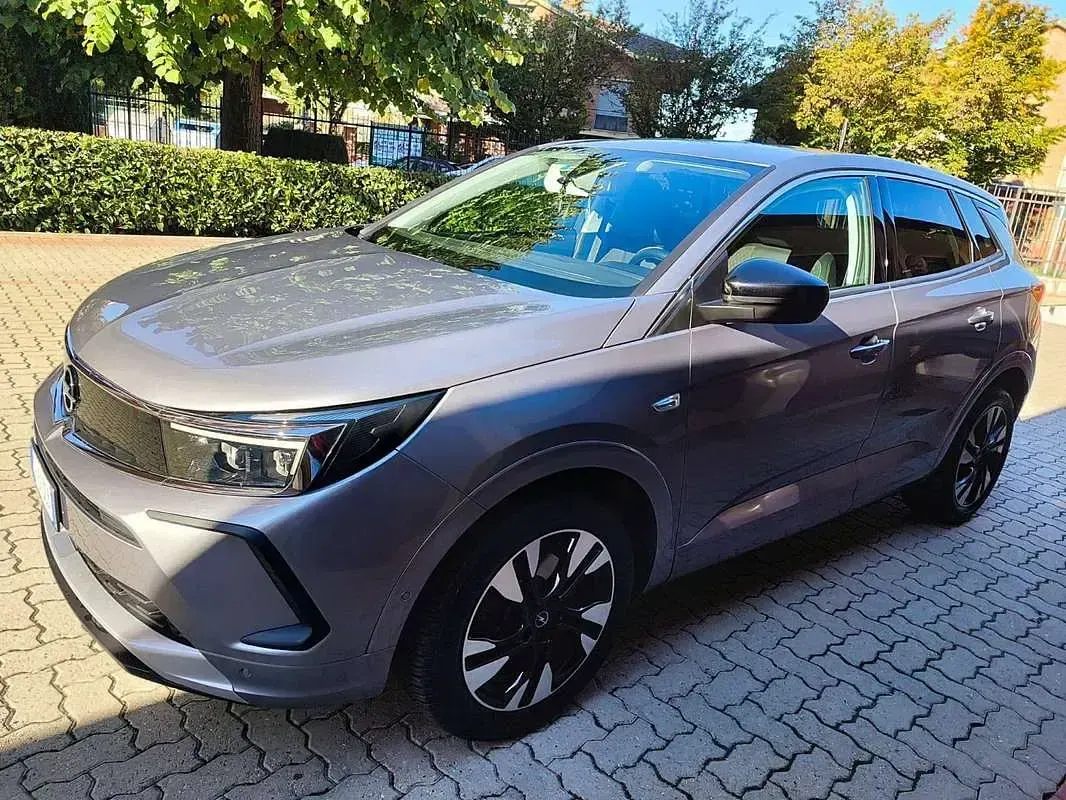 Usata Opel Grandland X Business Elegance 131 CV (96 kW) 2023 Grigio SUV