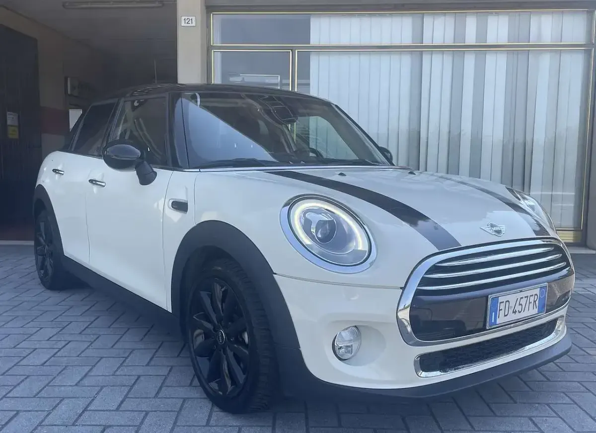 Usata Mini Cooper D 116 CV (85 kW) 2016 Beige Utilitaria