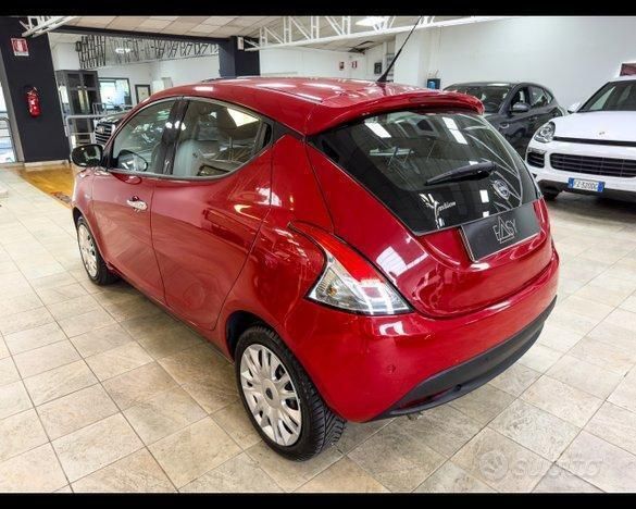 Usata Lancia Ypsilon Gold 95 CV (69 kW) 2012 Rosso Utilitaria