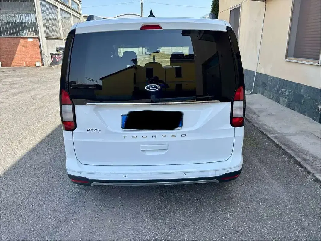 Usata Ford Tourneo Connect 122 CV (89 kW) 2023 Bianco Monovolume